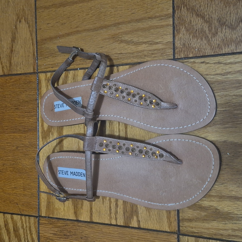 Steve Madden Tan Sandals with Gold Studs NEW!